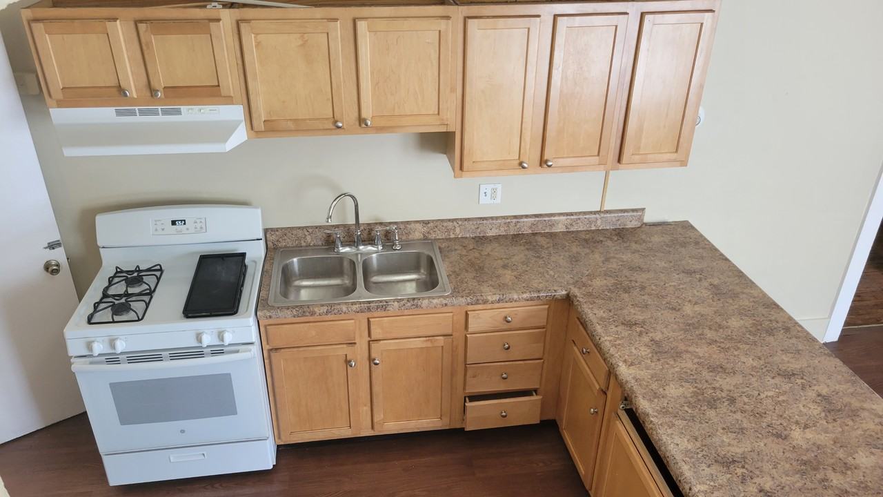 807 N Prospect Ave #1 - Photo 6 of 15