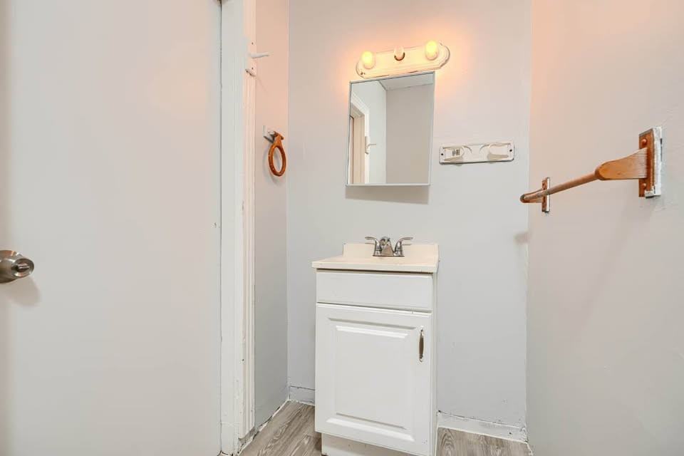 E Hoffman St - Photo 5 of 17