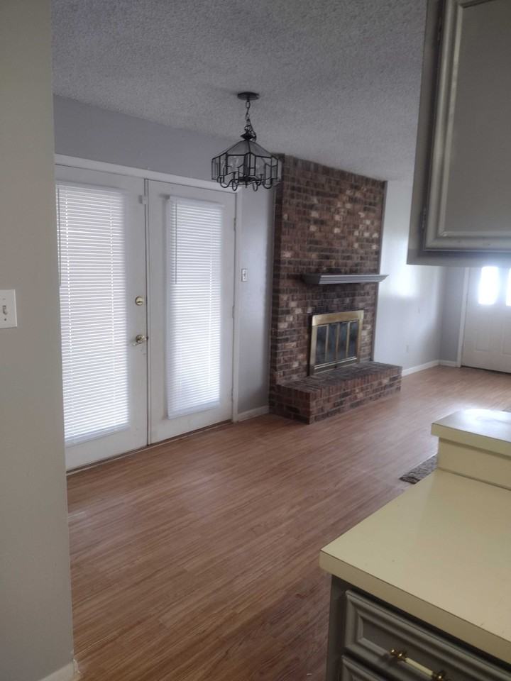 525 N Broad St - Photo 6 of 17