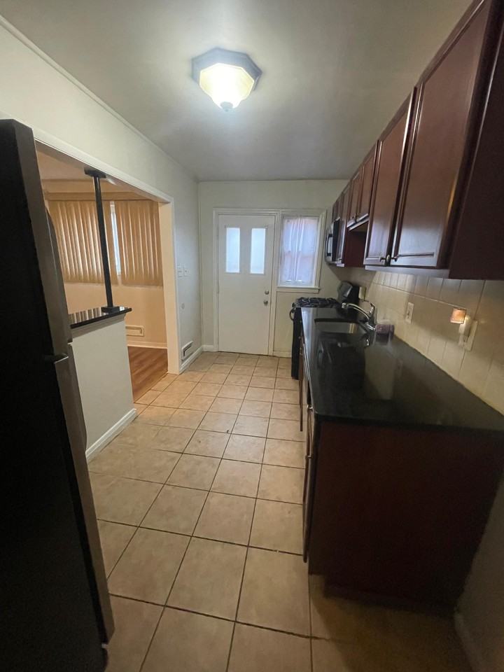 4908 Greencrest Rd - Photo 2 of 16