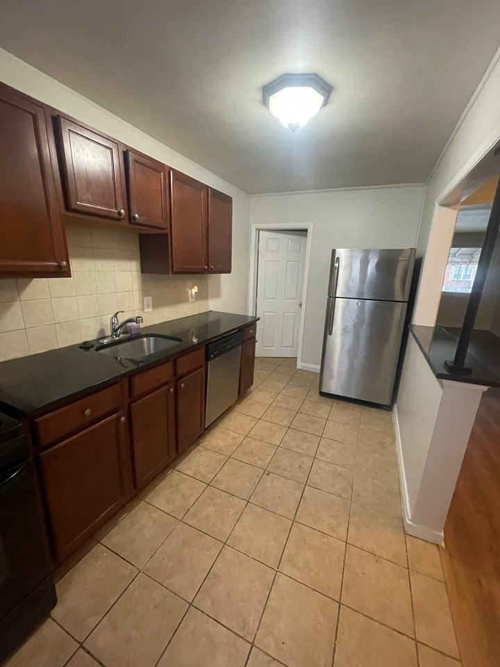 4908 Greencrest Rd - Photo 6 of 16