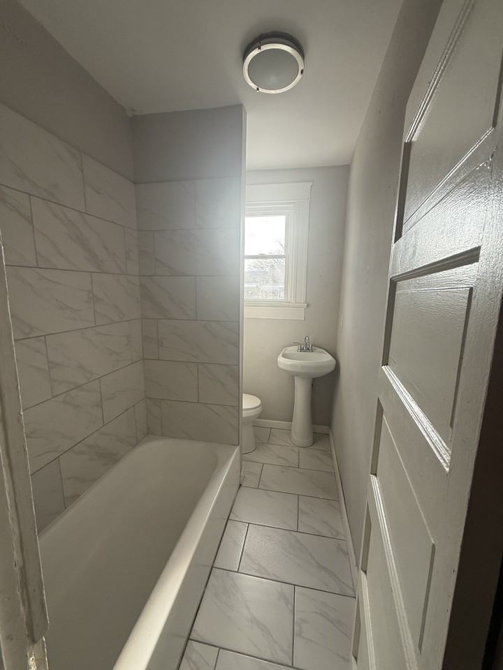 Melville Ave - Photo 3 of 5