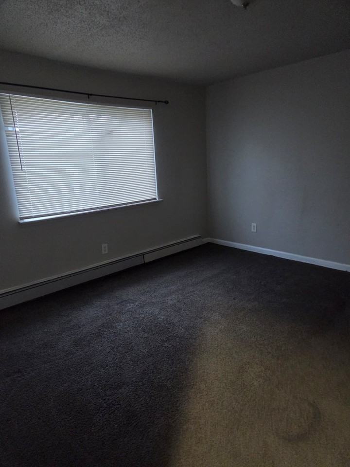 16700 Lahser Rd #18 - Photo 3 of 7