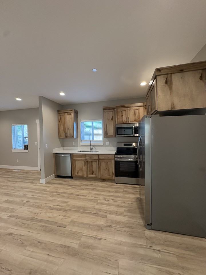 339 Main St - Photo 2 of 10