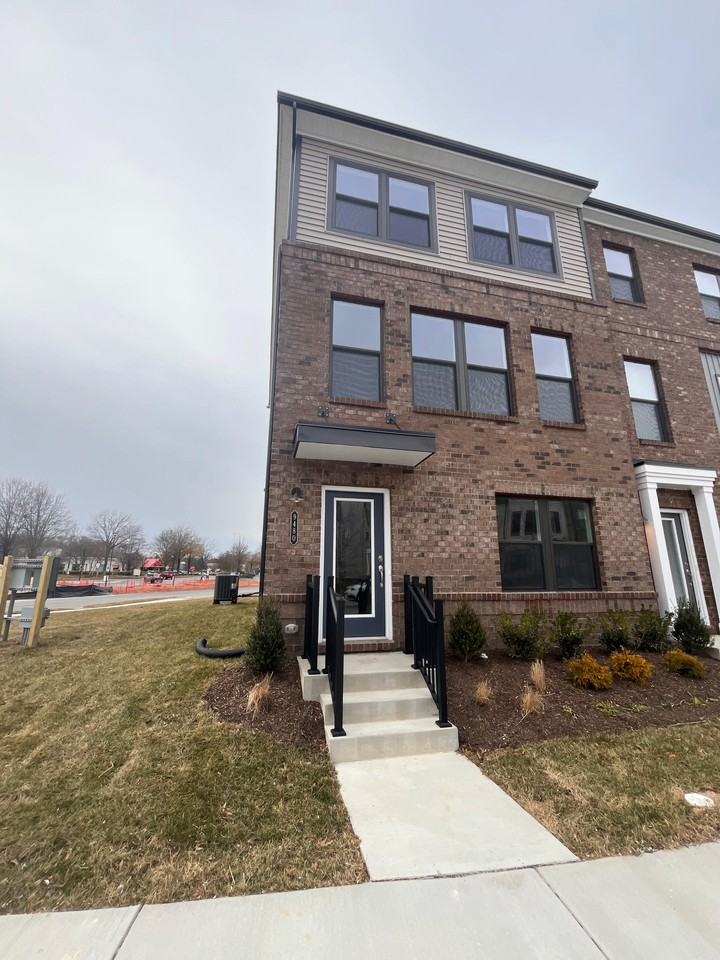 1 Blue Wing Ln, #1 - Photo 2 of 9