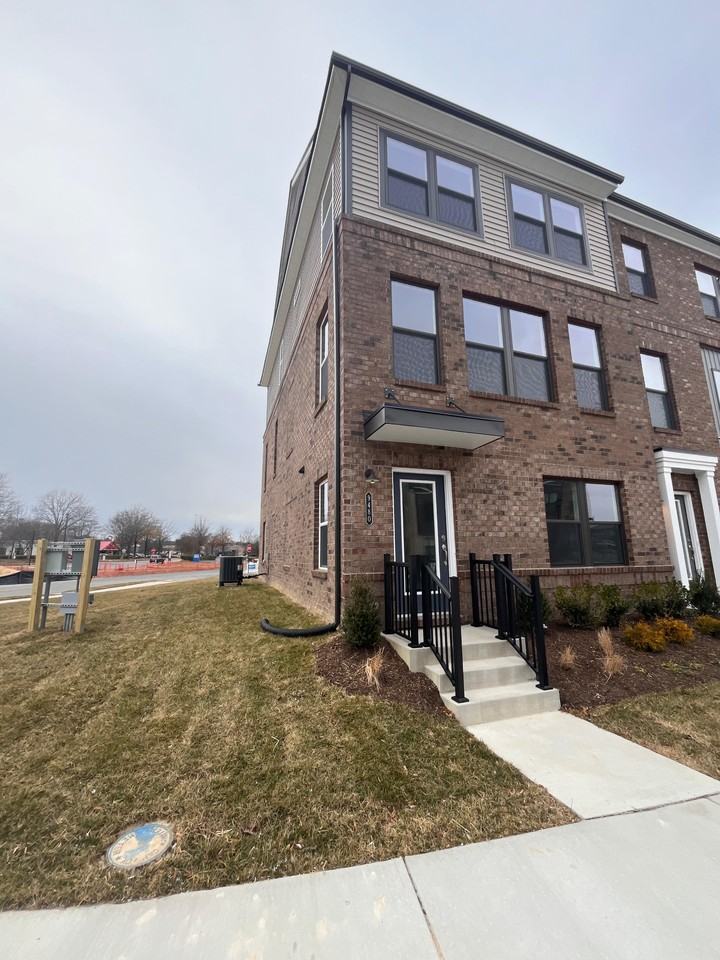 1 Blue Wing Ln, #1 - Photo 3 of 9