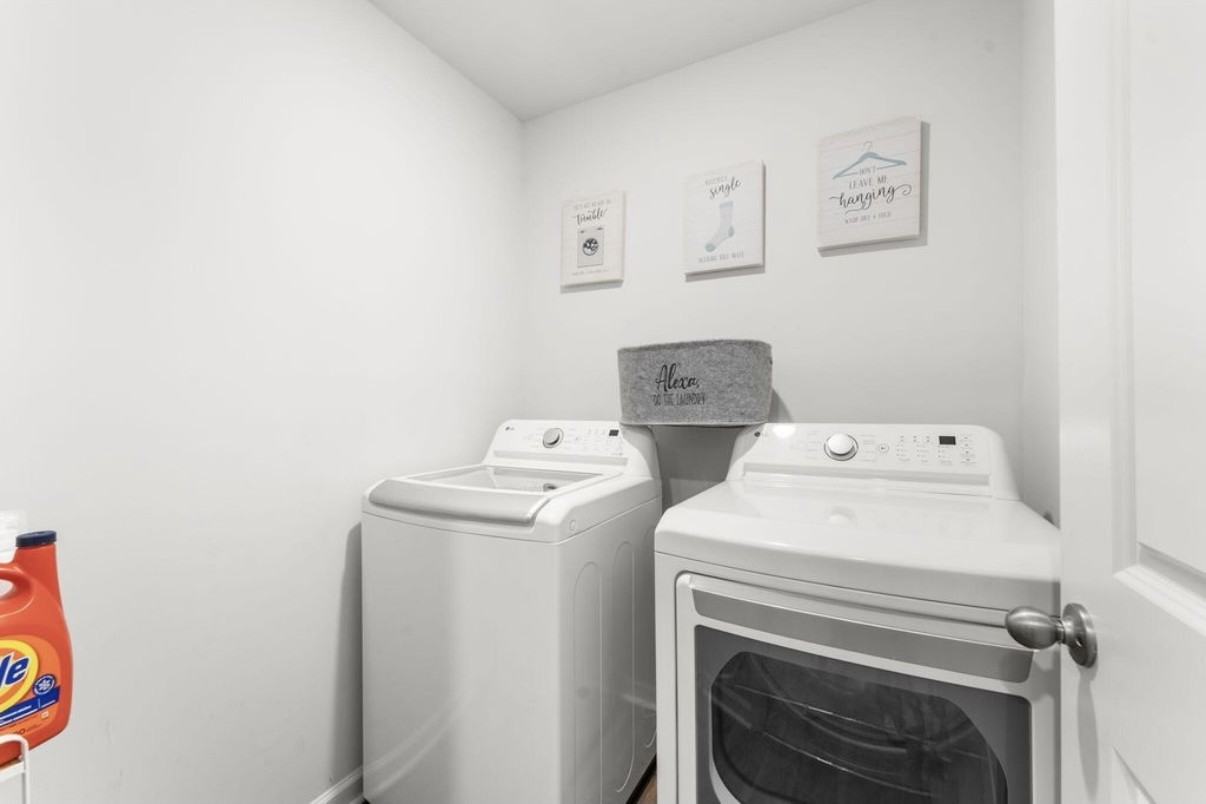 645 Silver Spruce St - Photo 3 of 28