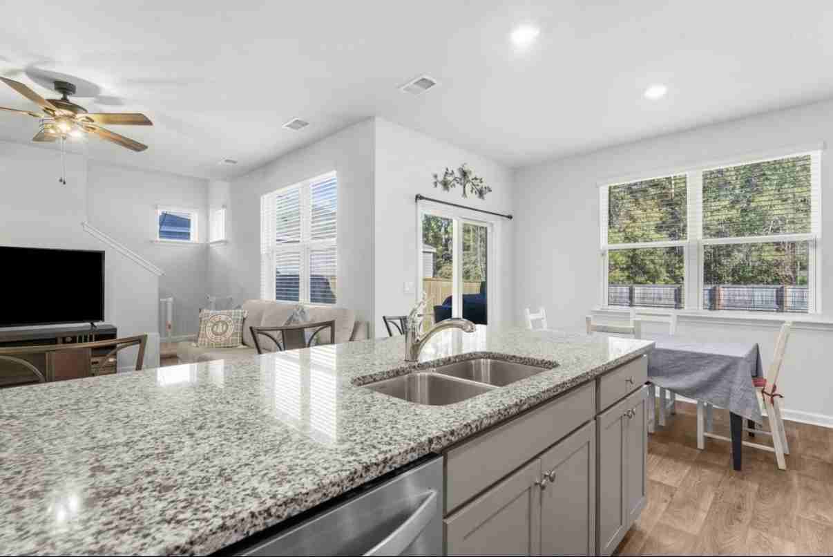 645 Silver Spruce St - Photo 6 of 27