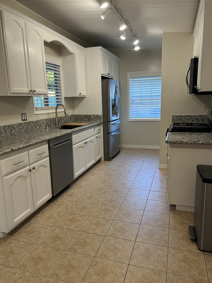 15327 Pimenta Ave - Photo 6 of 18