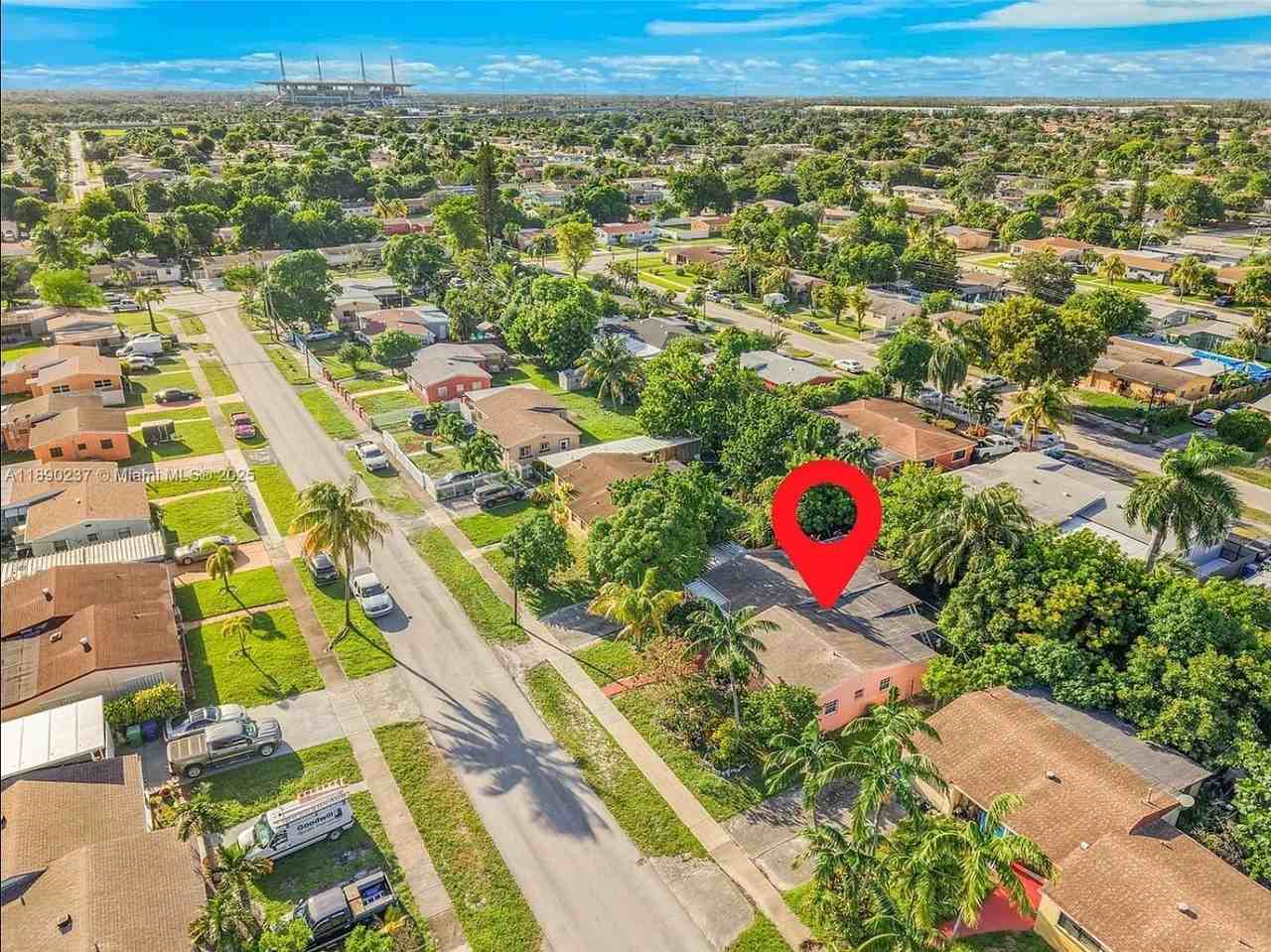 1041 Nw 196th Ter - Photo 2 of 10