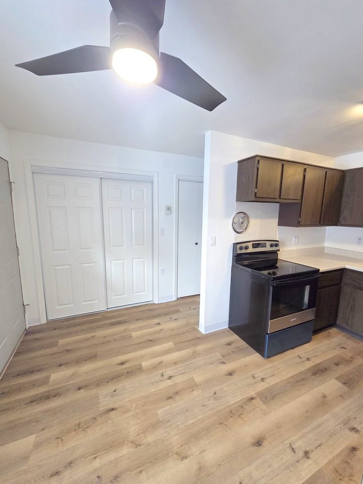 300 Dewey St #8 - Photo 2 of 17