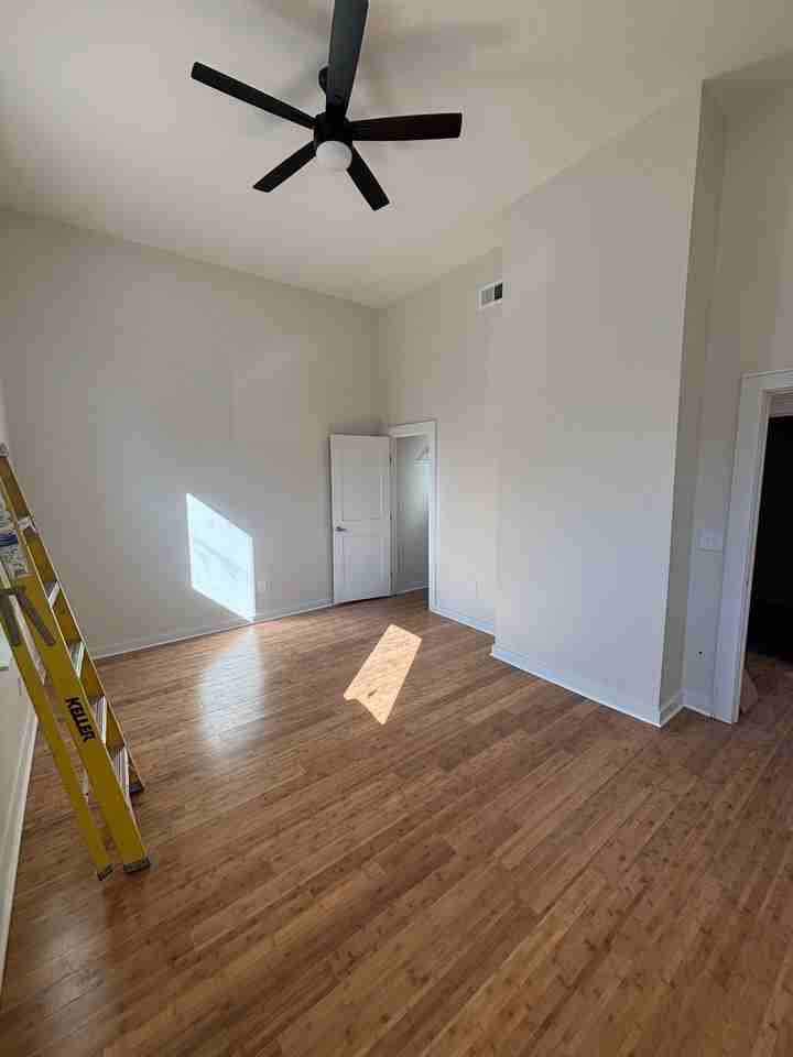 4124 Kirby Ave #4 - Photo 3 of 9