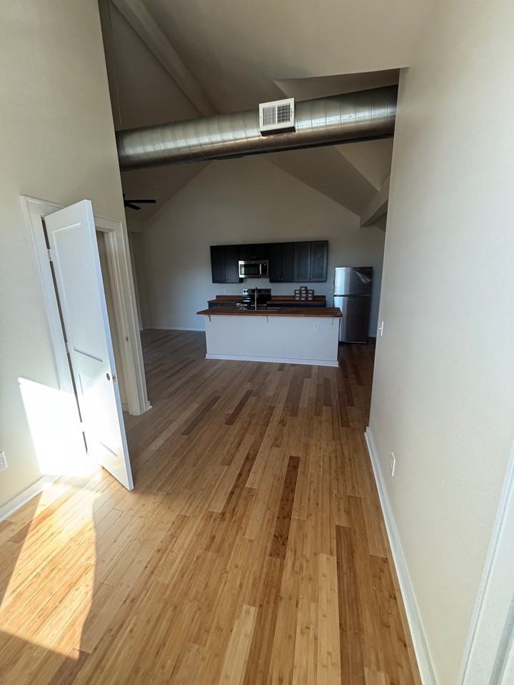 4124 Kirby Ave #4 - Photo 5 of 9