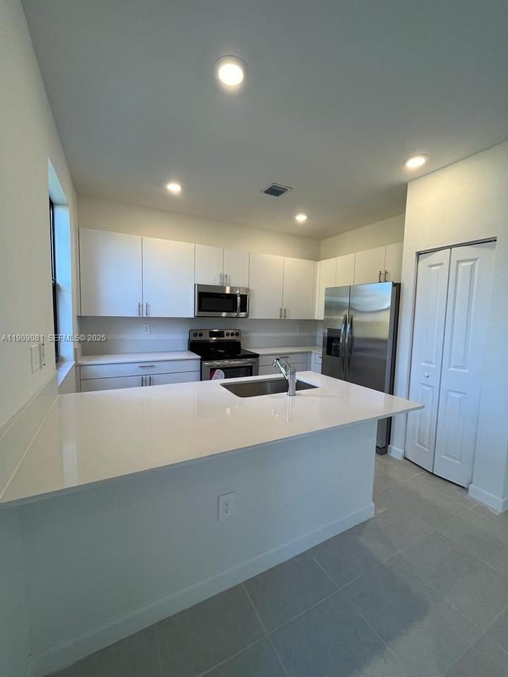 28660 Sw 134th Ct - Photo 2 of 12
