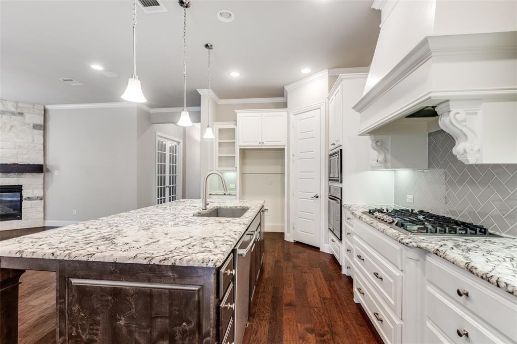 917 Snyder Dr - Photo 5 of 18