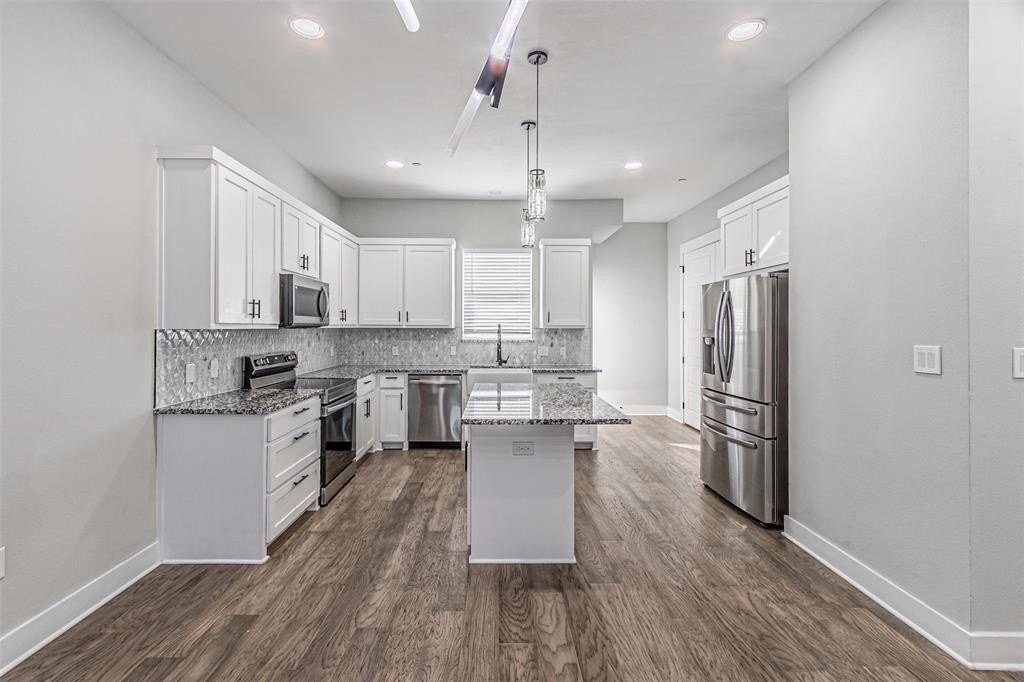 313 N Mill St - Photo 7 of 36