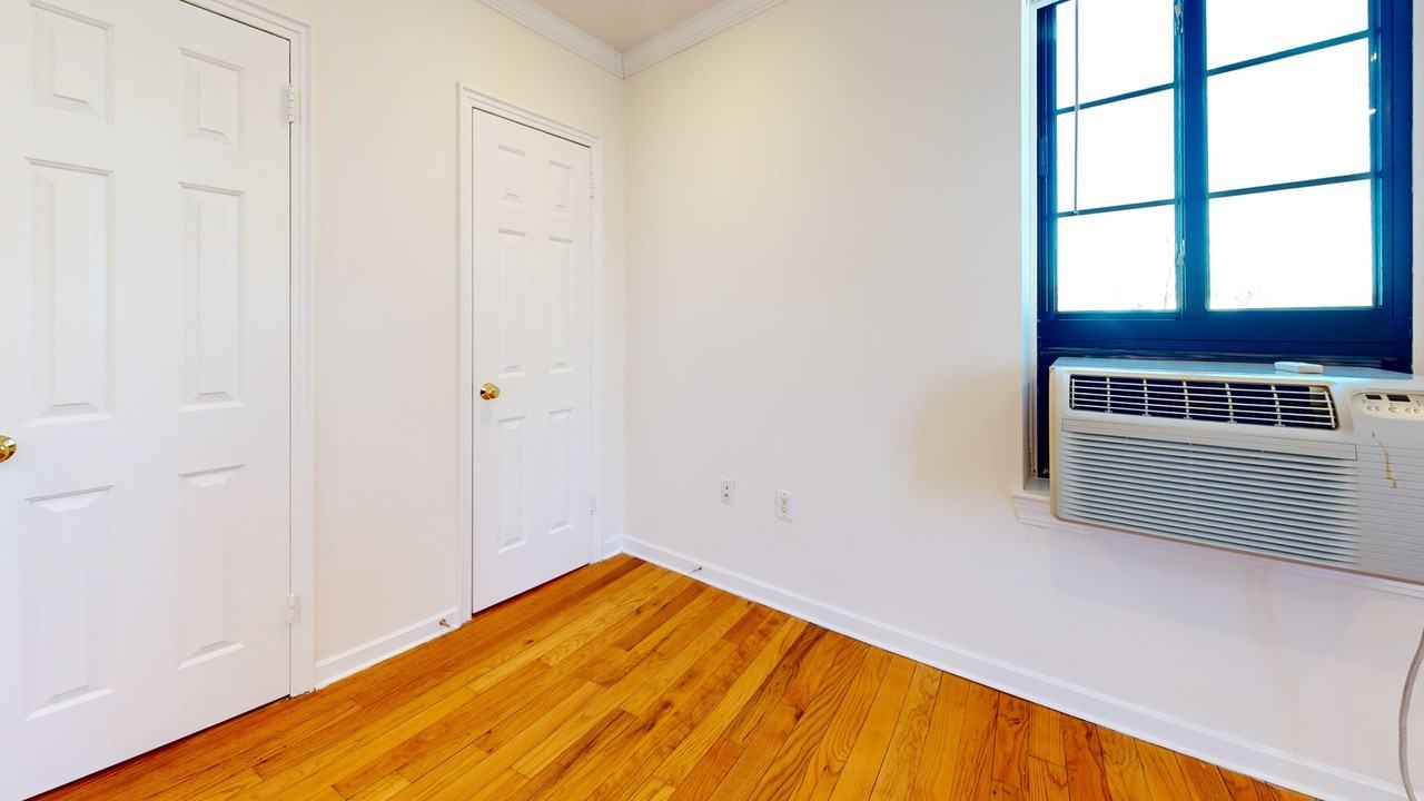 Brattle St - Photo 3 of 9