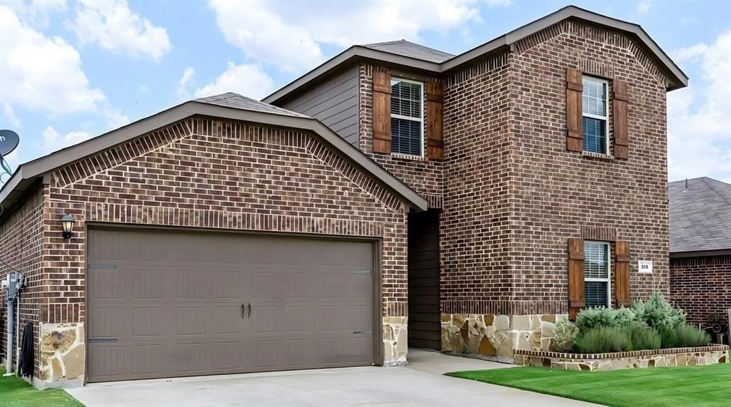 315 Pine Hollow Way - Photo 2 of 17