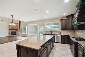 6217 Larkspur Ln - Photo 4 of 40