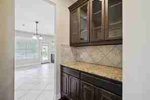 6217 Larkspur Ln - Photo 7 of 40