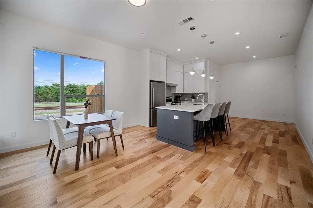 1350 Strickland St - Photo 3 of 25