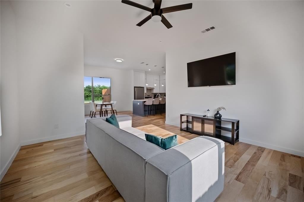 1350 Strickland St - Photo 7 of 25