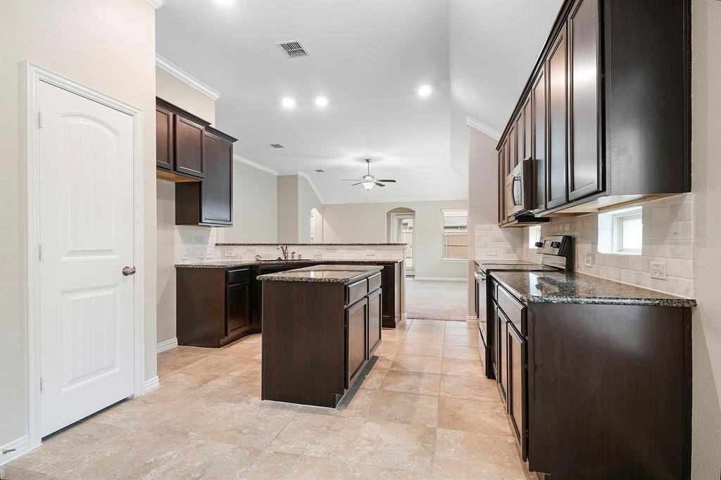 16316 Stillhouse Hollow Ct - Photo 6 of 25