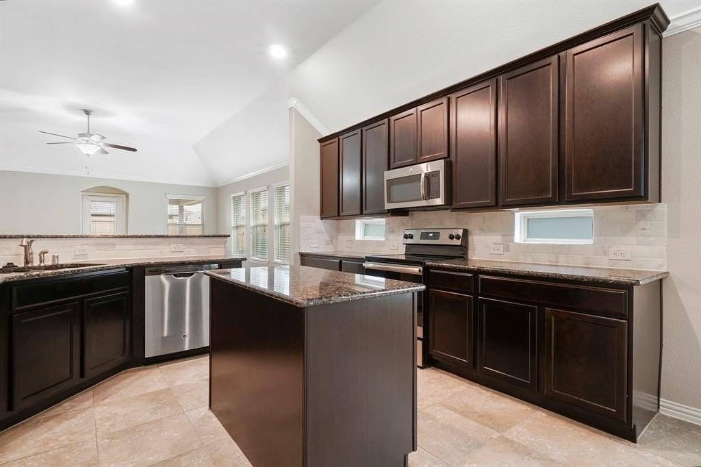 16316 Stillhouse Hollow Ct - Photo 7 of 25