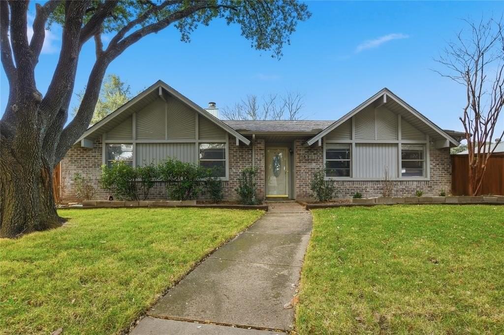 3721 Mckinley Dr - Photo 2 of 15