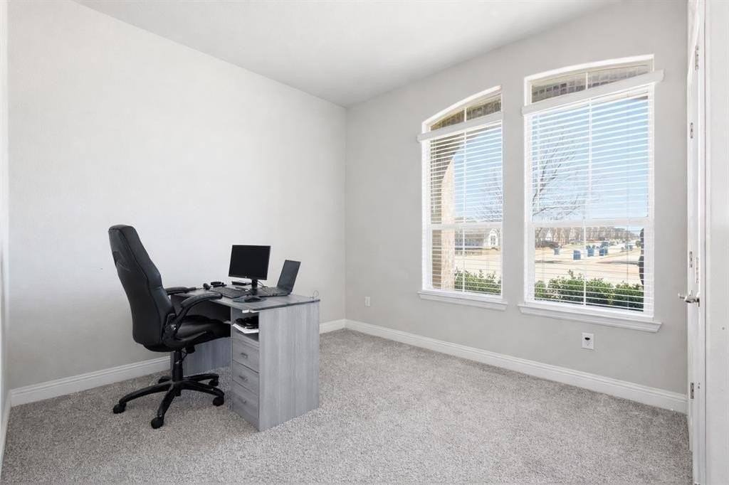 2001 Oleander St - Photo 3 of 26