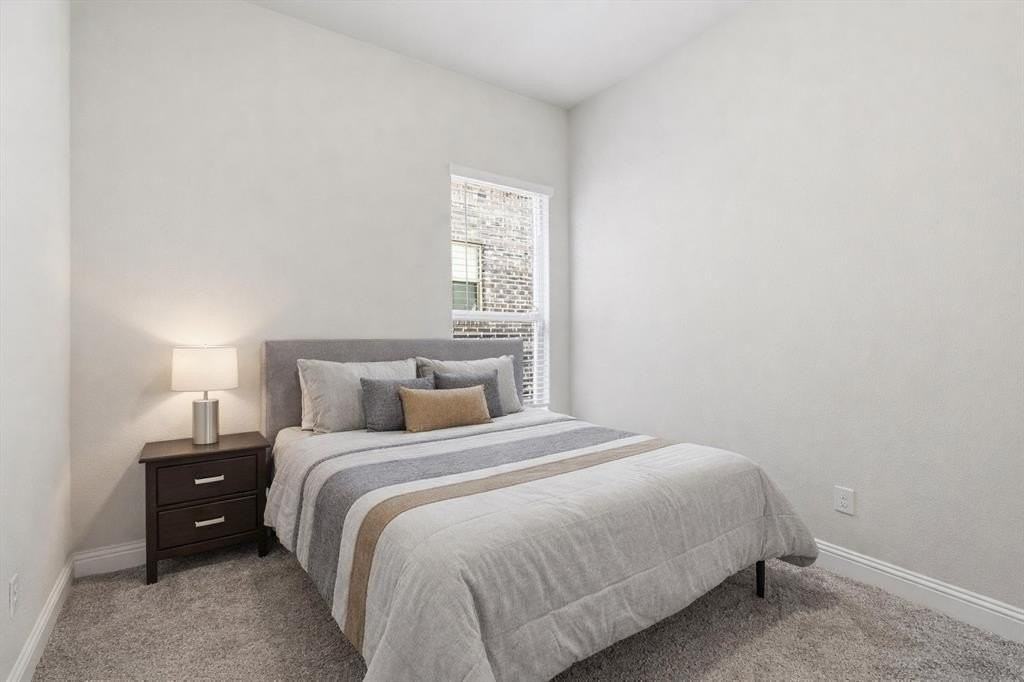 2001 Oleander St - Photo 4 of 26