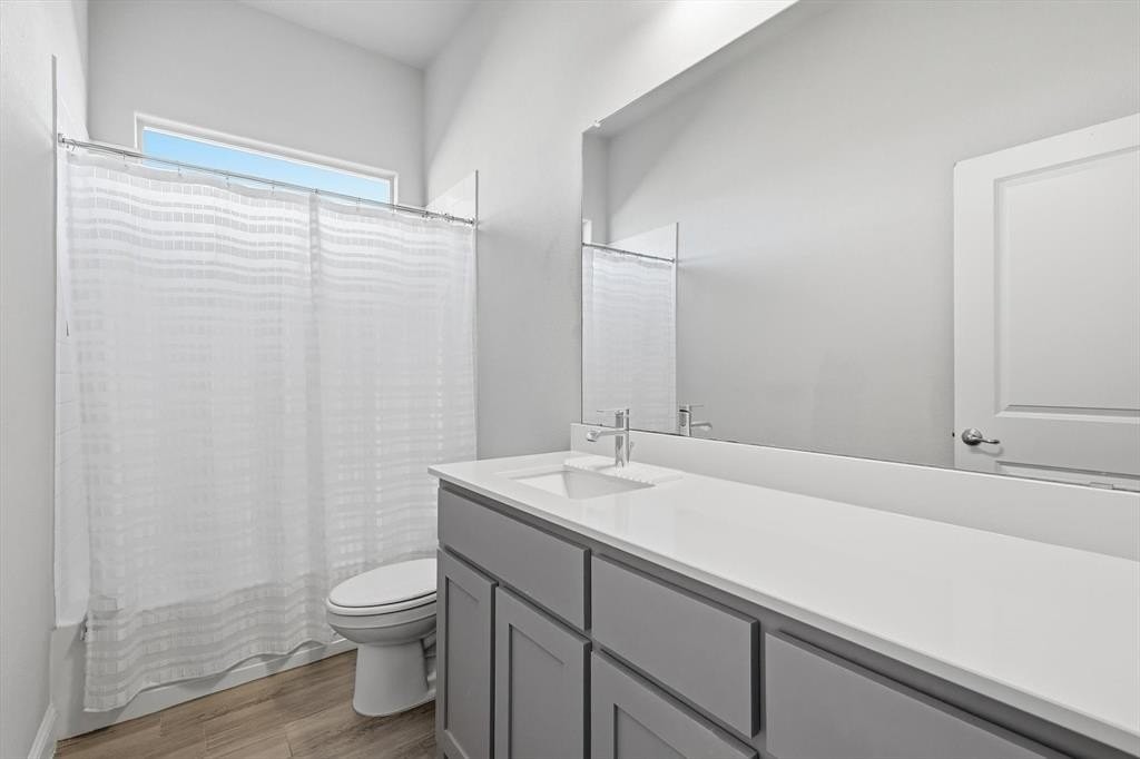 2001 Oleander St - Photo 5 of 26