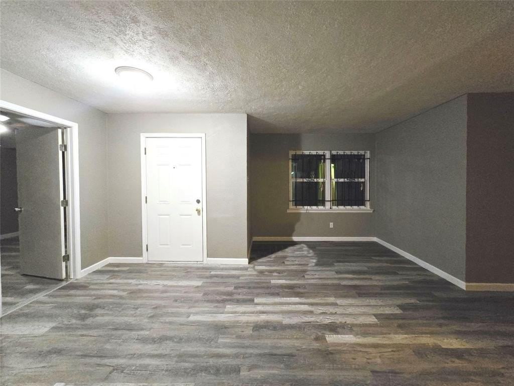 12008 Bellafonte Dr - Photo 6 of 26