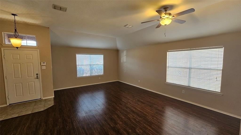 1017 Pebblecreek Dr - Photo 2 of 40