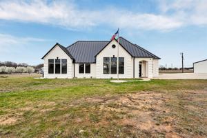 featured image of 157 Country Place Ln