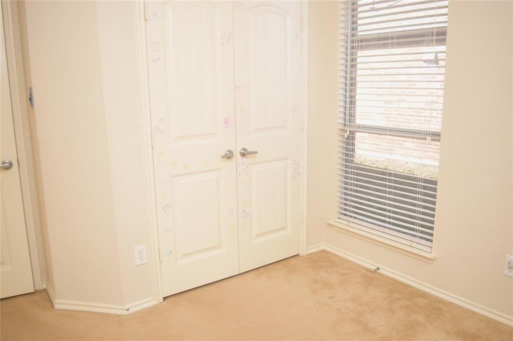 1714 Rustic Ln - Photo 3 of 19