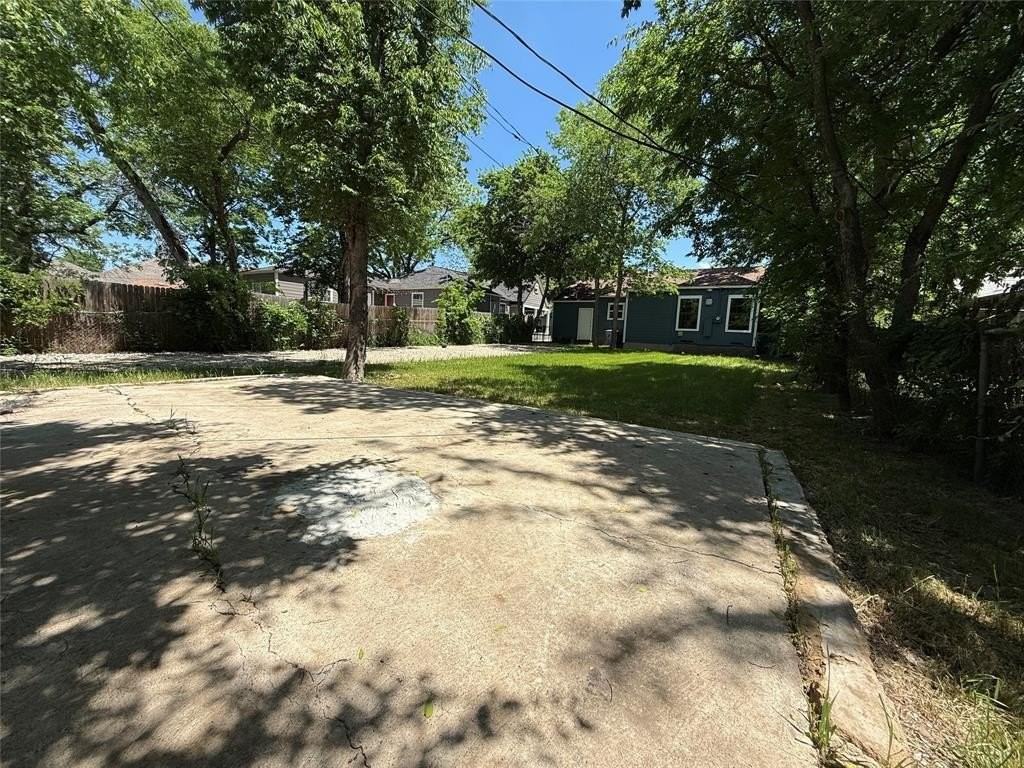 1715 Alaska Ave - Photo 5 of 23