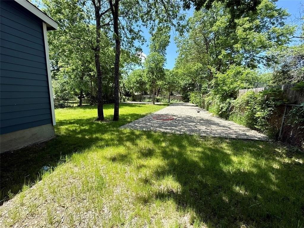 1715 Alaska Ave - Photo 6 of 23