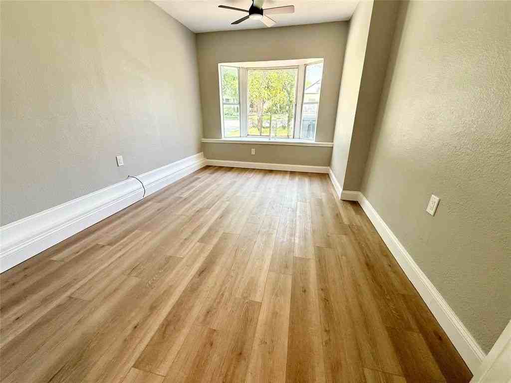 1715 Alaska Ave - Photo 7 of 23