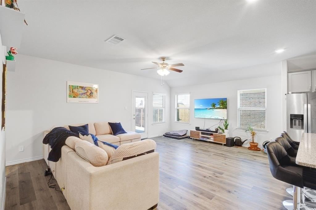 9817 Gooseneck Trl - Photo 4 of 23