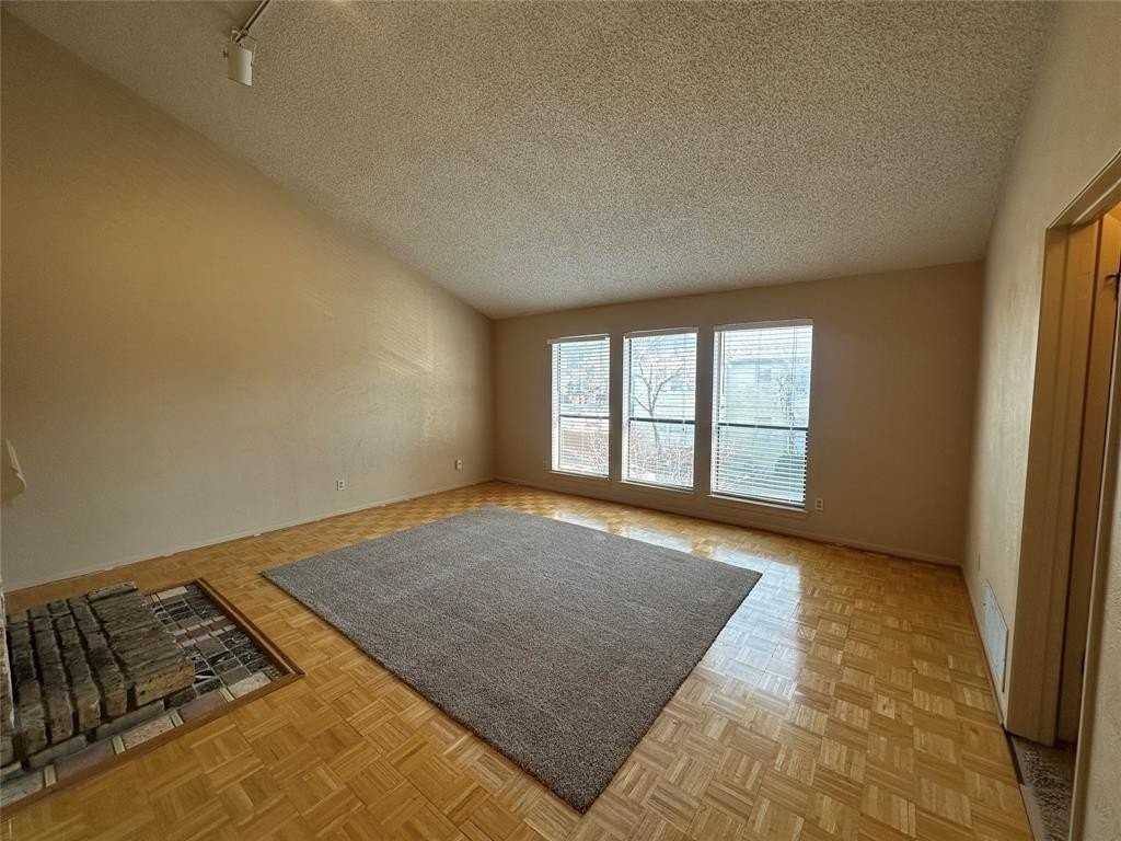 4049 Herschel Ave #A - Photo 4 of 32