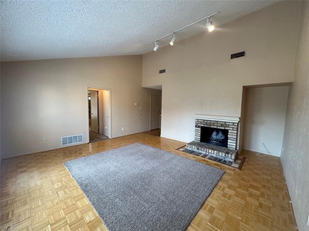 4049 Herschel Ave #A - Photo 6 of 32