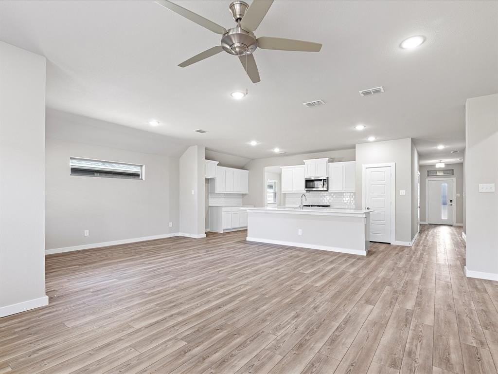 643 Olympic Way - Photo 7 of 32