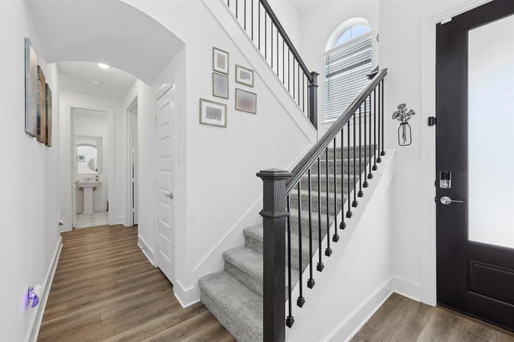 2360 Norma Ln - Photo 5 of 37