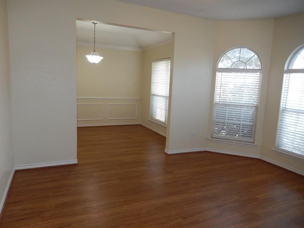 2717 Creek Valley Dr - Photo 3 of 30