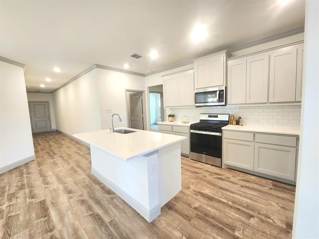 490 Oak Creek Dr - Photo 4 of 17