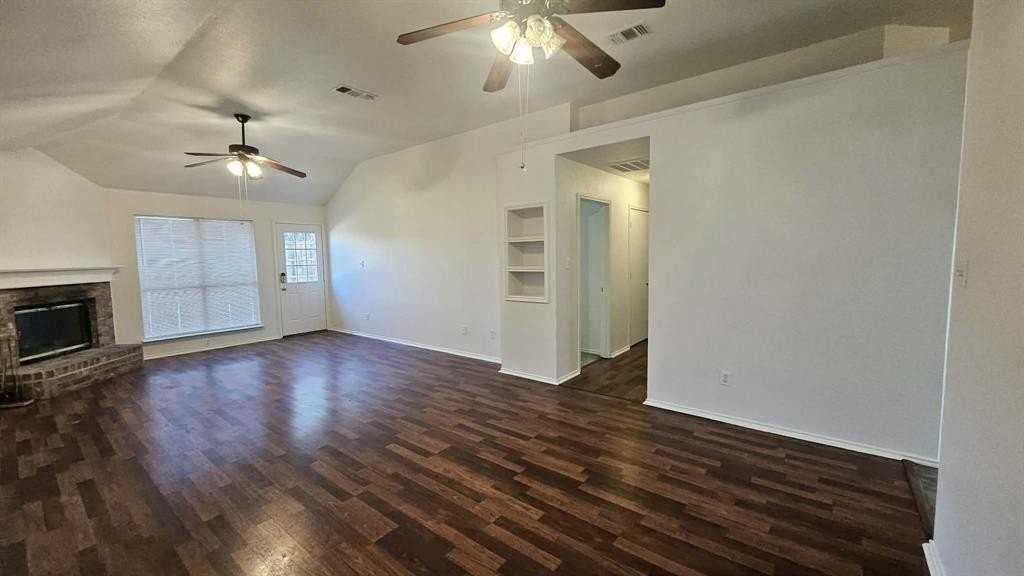 1025 Vaden Ave - Photo 2 of 12