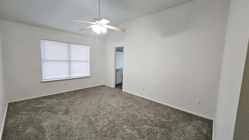 1025 Vaden Ave - Photo 5 of 12