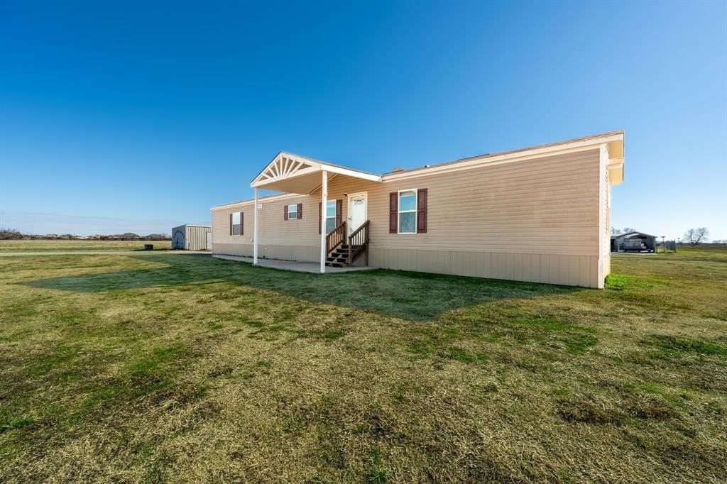 4001 County Road 2626 - Photo 2 of 26