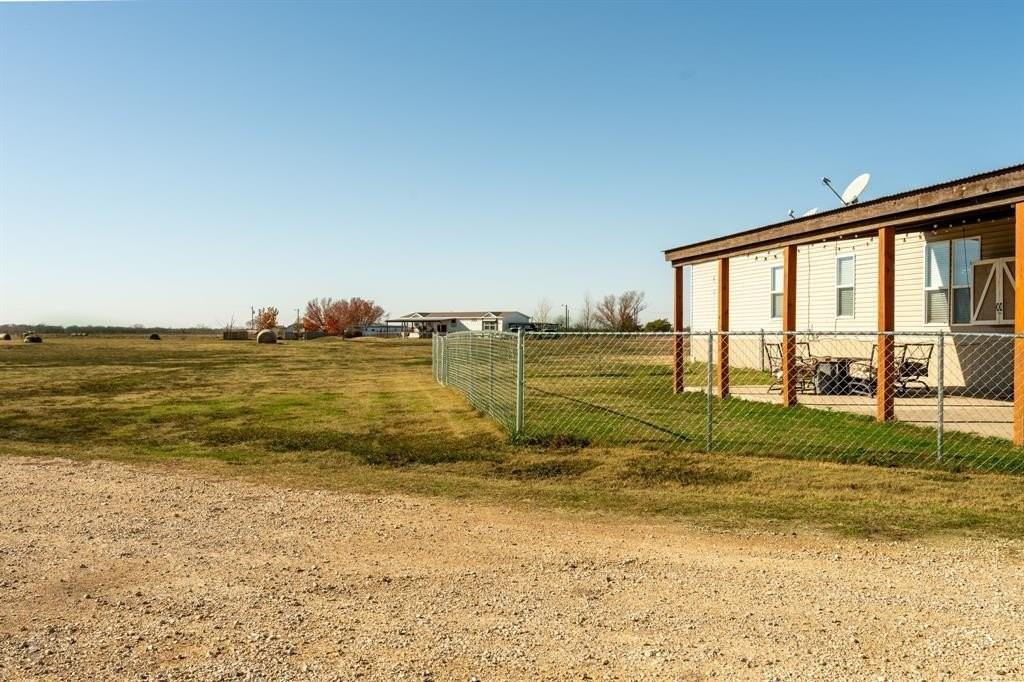 4001 County Road 2626 - Photo 5 of 26